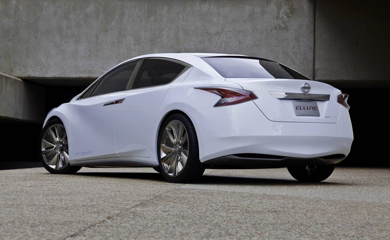 Nissan Ellure Concept Oct 2010