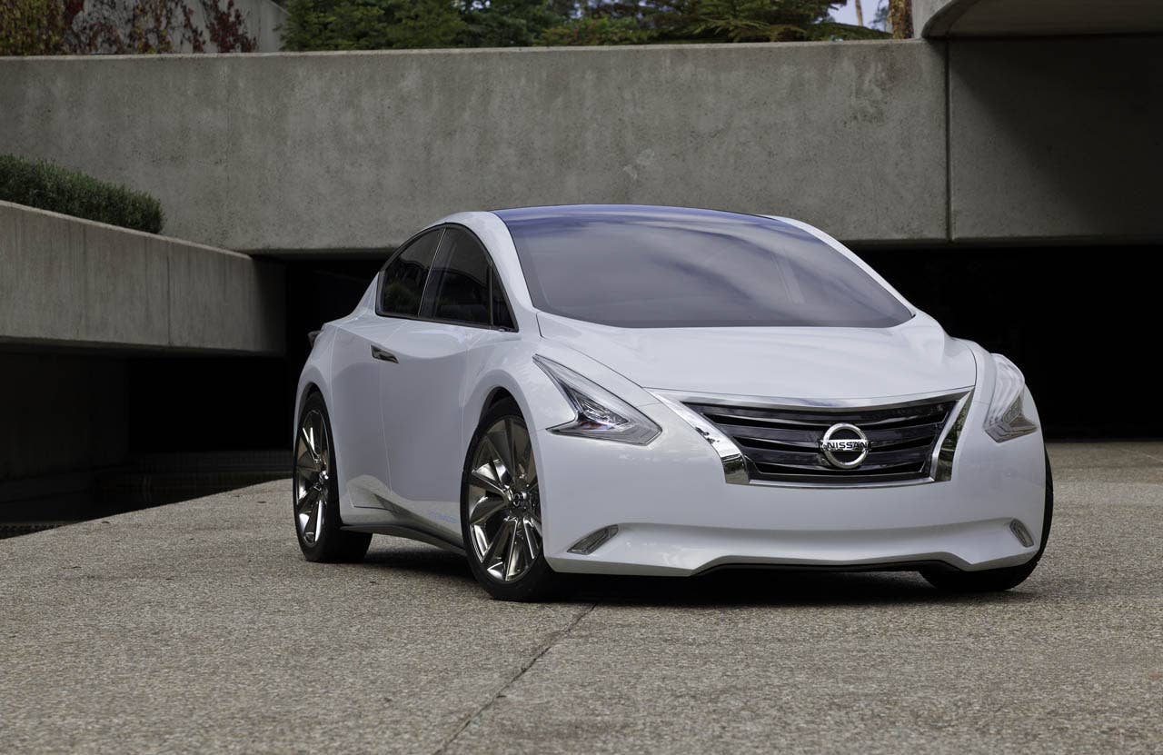 Nissan Ellure Concept Oct 2010