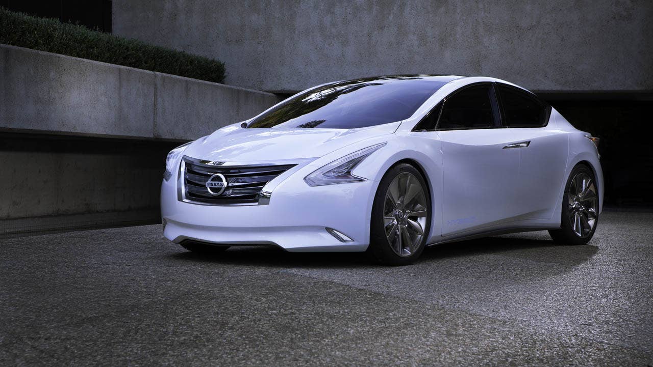 Nissan Ellure Concept Oct 2010