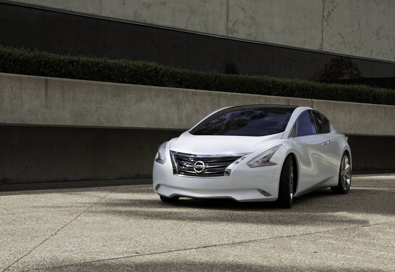 Nissan Ellure Concept Oct 2010