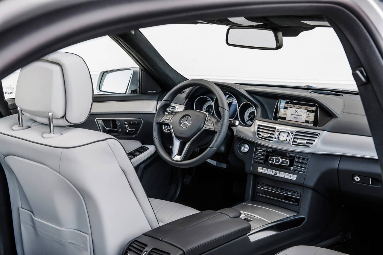 E-Klasse, E 350 4MATIC, Limousine Avantgarde, (W 212), 2012, Lack: Iridiumsilber metallic, Ausstattung: Leder Exclusiv Kristallgrau