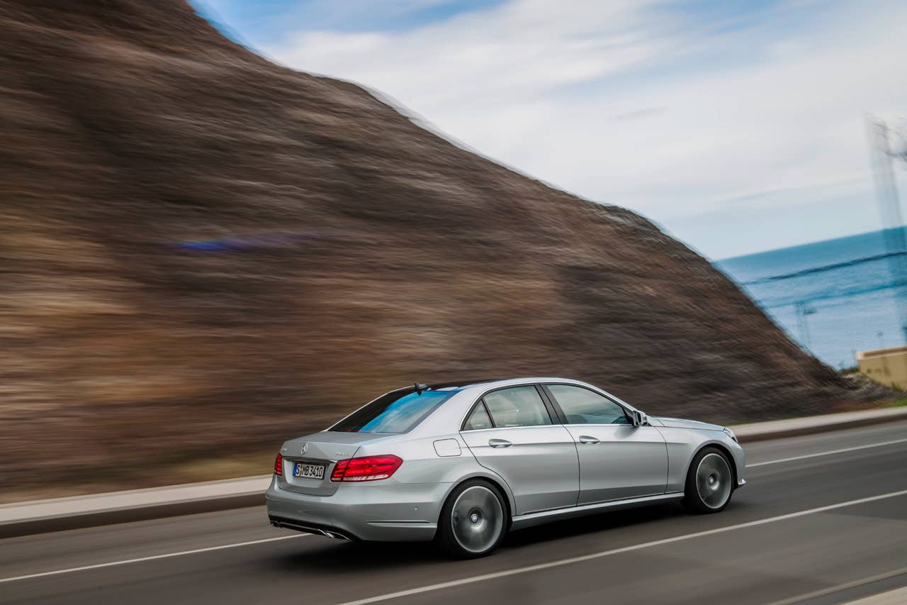 E-Klasse, E 350 4MATIC, Limousine Avantgarde, (W 212), 2012, Lack: Iridiumsilber metallic, Ausstattung: Leder Exclusiv Kristallgrau