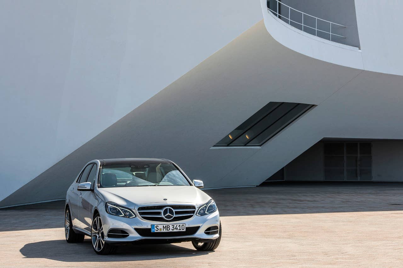 E-Klasse, E 350 4MATIC, Limousine Avantgarde, (W 212), 2012, Lack: Iridiumsilber metallic, Ausstattung: Leder Exclusiv Kristallgrau