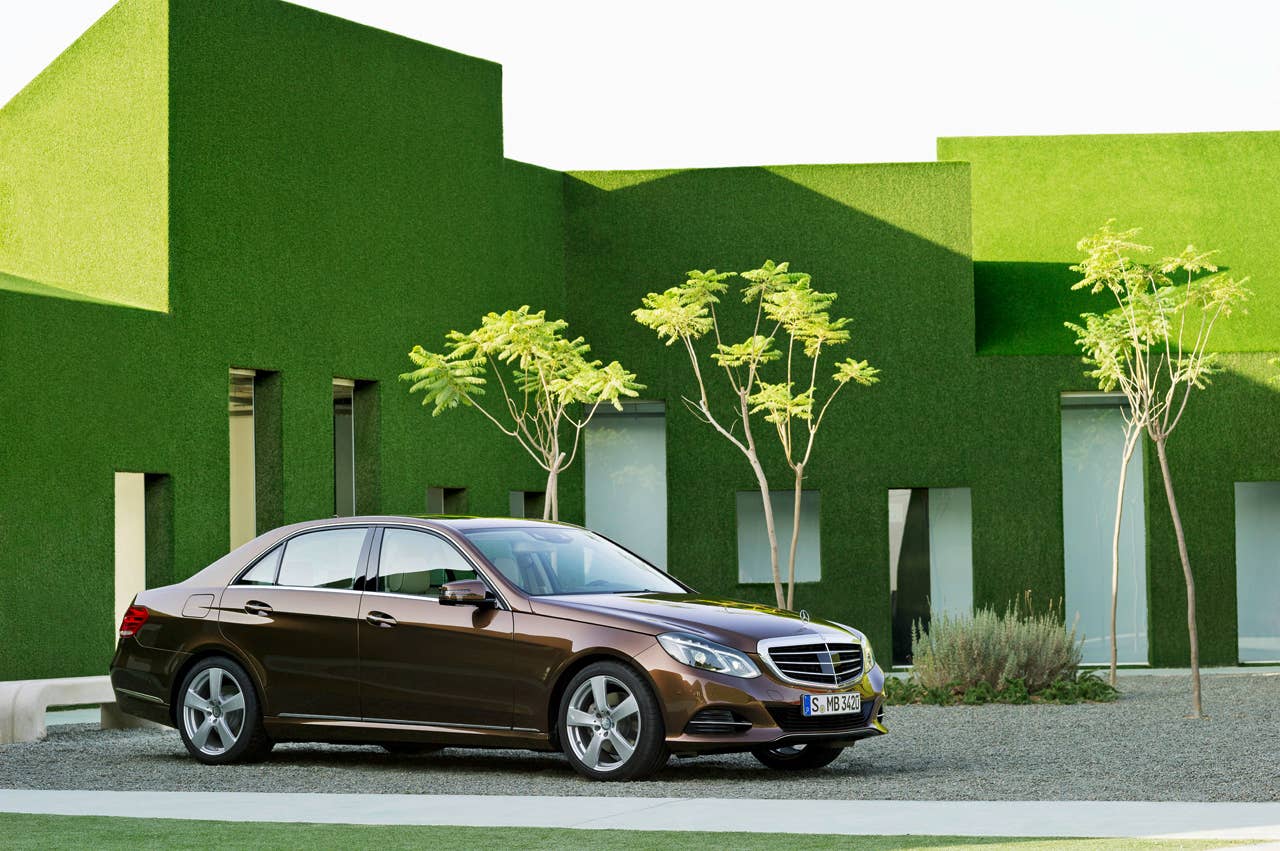 E-Klasse, E 300 BlueTec HYBRID, Limousine Elegance, (W 212), 2012, Lack: Dolomitbraun metallic, Ausstattung: Leder Exclusiv Seidenbeige/Espresso
