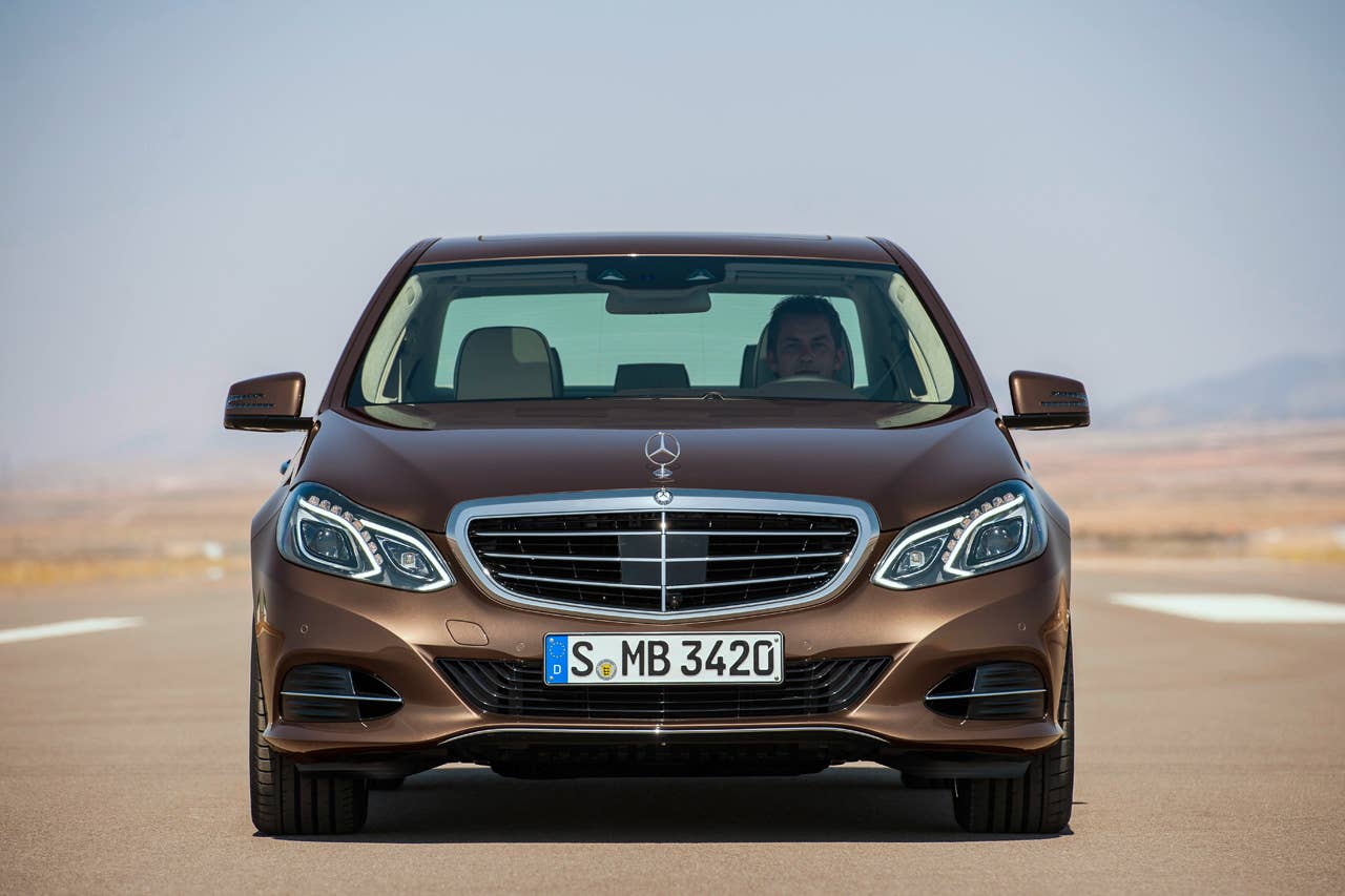 E-Klasse, E 300 BlueTec HYBRID, Limousine Elegance, (W 212), 2012, Lack: Dolomitbraun metallic, Ausstattung: Leder Exclusiv Seidenbeige/Espresso