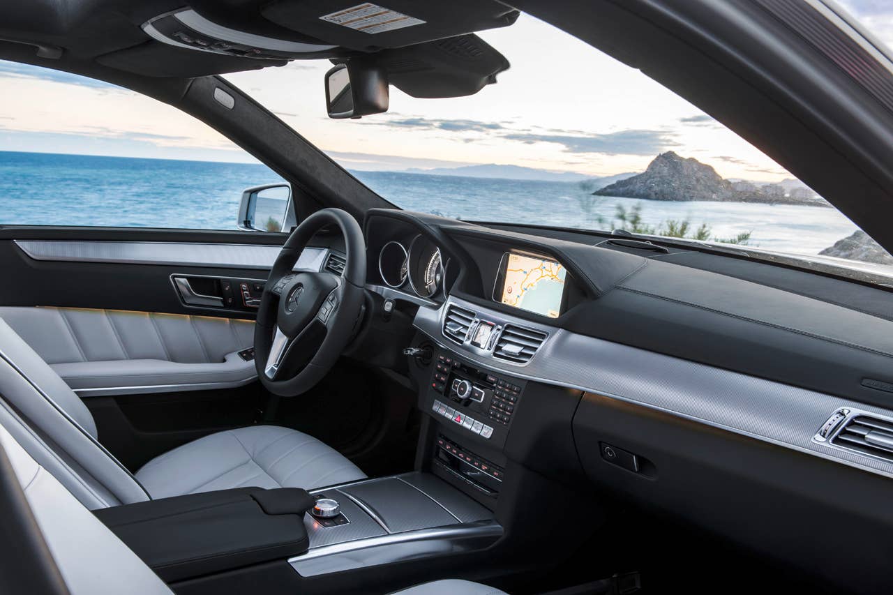 E-Klasse, E 350 4MATIC, Limousine Avantgarde, (W 212), 2012, Lack: Iridiumsilber metallic, Ausstattung: Leder Exclusiv Kristallgrau