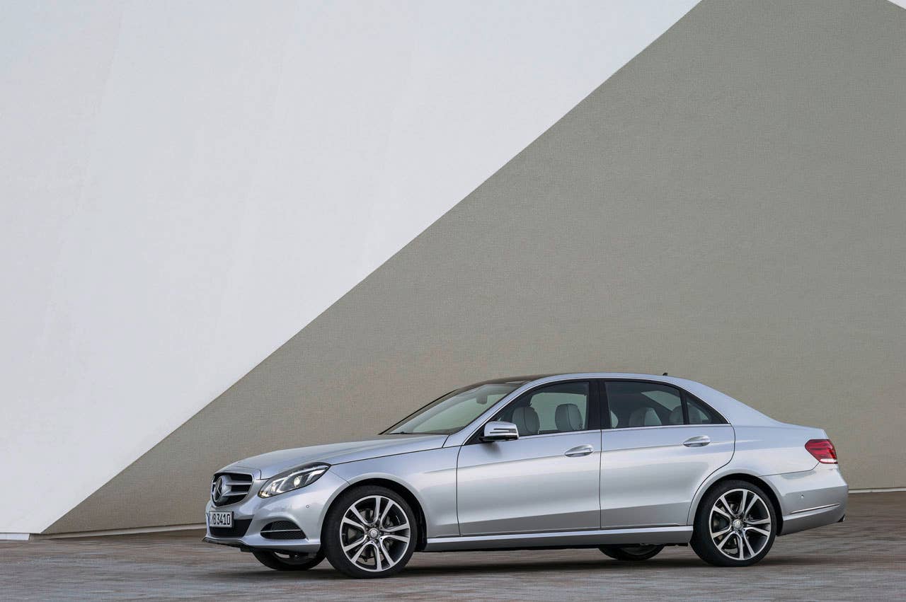 E-Klasse, E 350 4MATIC, Limousine Avantgarde, (W 212), 2012, Lack: Iridiumsilber metallic, Ausstattung: Leder Exclusiv Kristallgrau