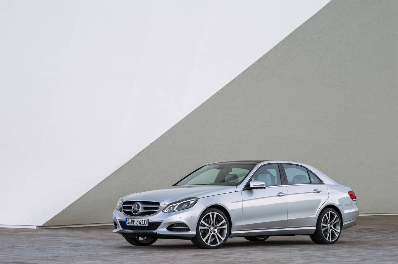 E-Klasse, E 350 4MATIC, Limousine Avantgarde, (W 212), 2012, Lack: Iridiumsilber metallic, Ausstattung: Leder Exclusiv Kristallgrau