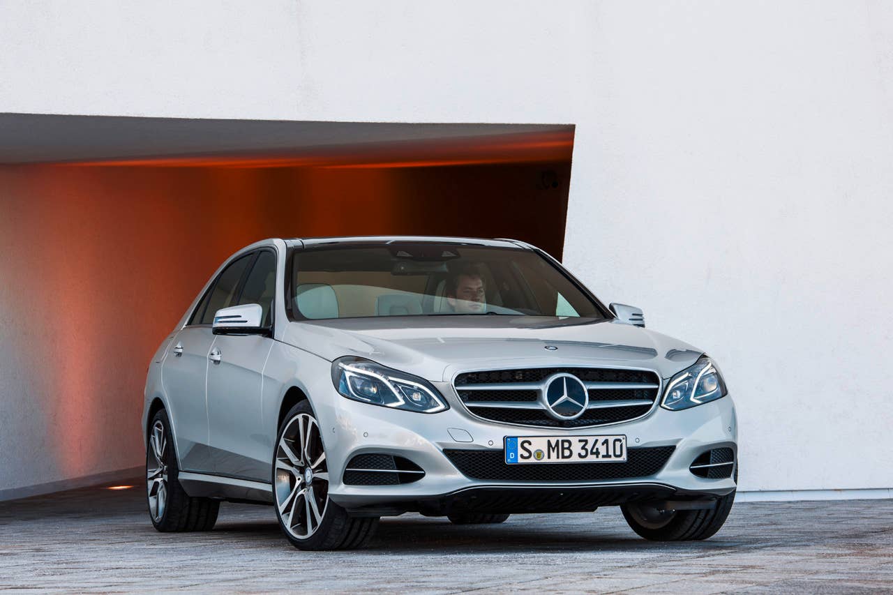 E-Klasse, E 350 4MATIC, Limousine Avantgarde, (W 212), 2012, Lack: Iridiumsilber metallic, Ausstattung: Leder Exclusiv Kristallgrau