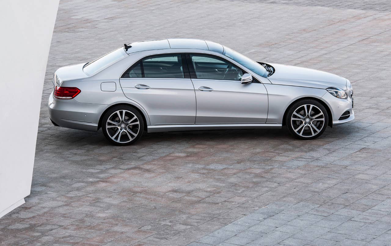 E-Klasse, E 350 4MATIC, Limousine Avantgarde, (W 212), 2012, Lack: Iridiumsilber metallic, Ausstattung: Leder Exclusiv Kristallgrau