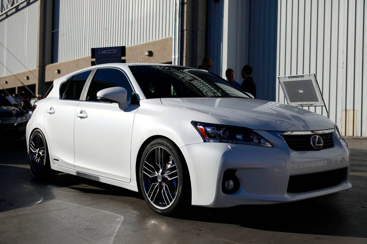SEMA 2010: Lexus F Sport CT200h front 3/4