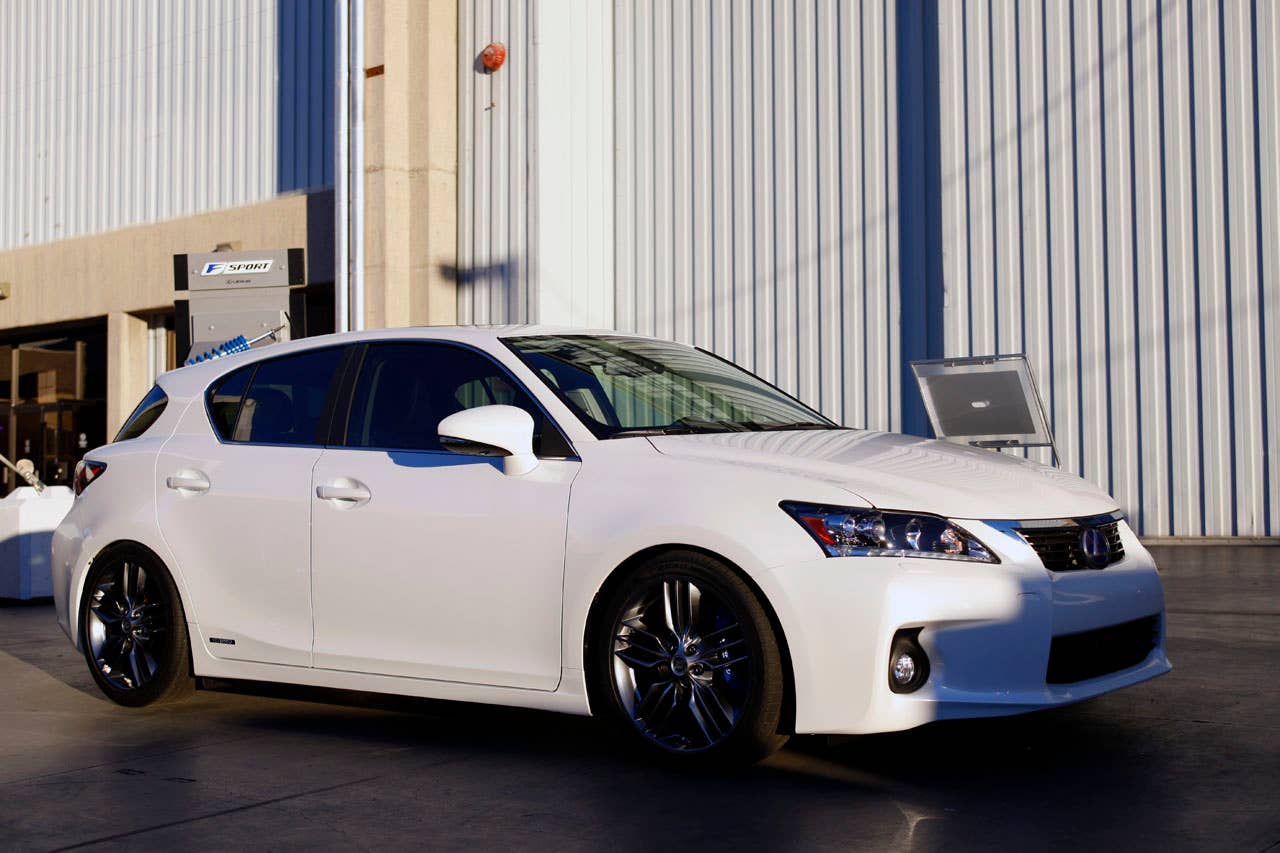 Lexus F Sport CT200h front 3/4
