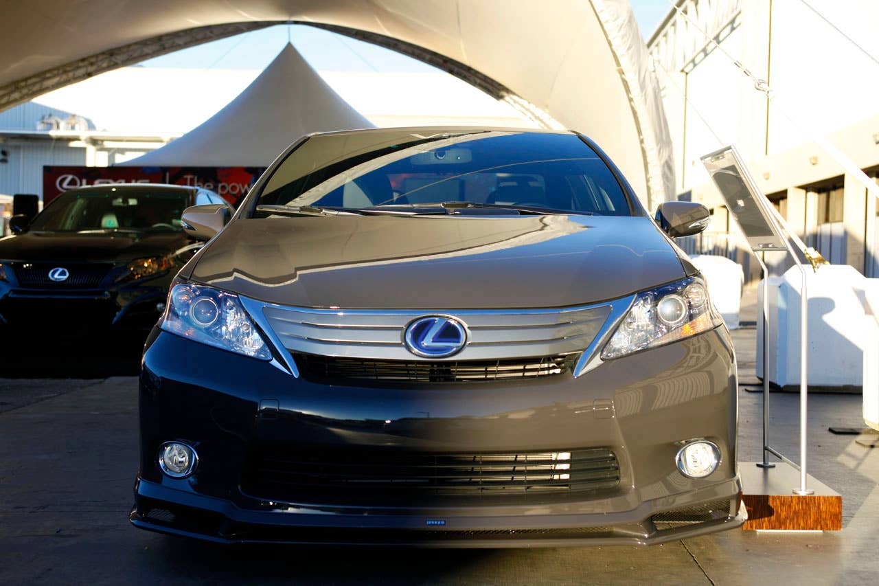 Lexus HS250h by VIP Auto Salon front