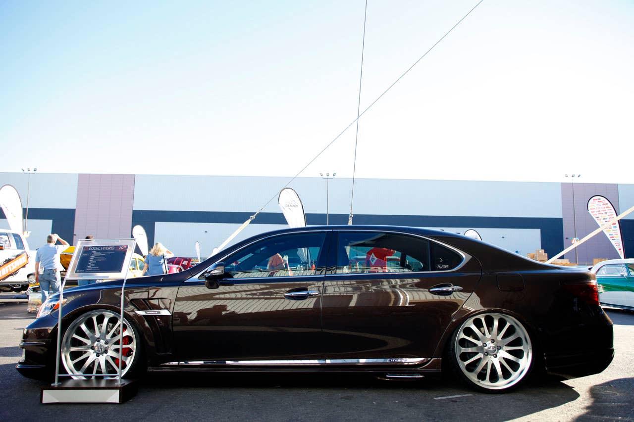 Lexus 600h L by VIP Auto Salon side