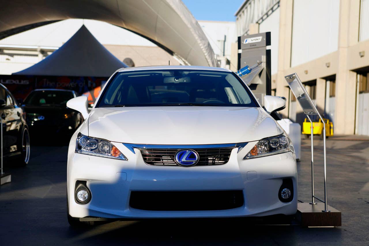 Lexus F Sport CT200h front