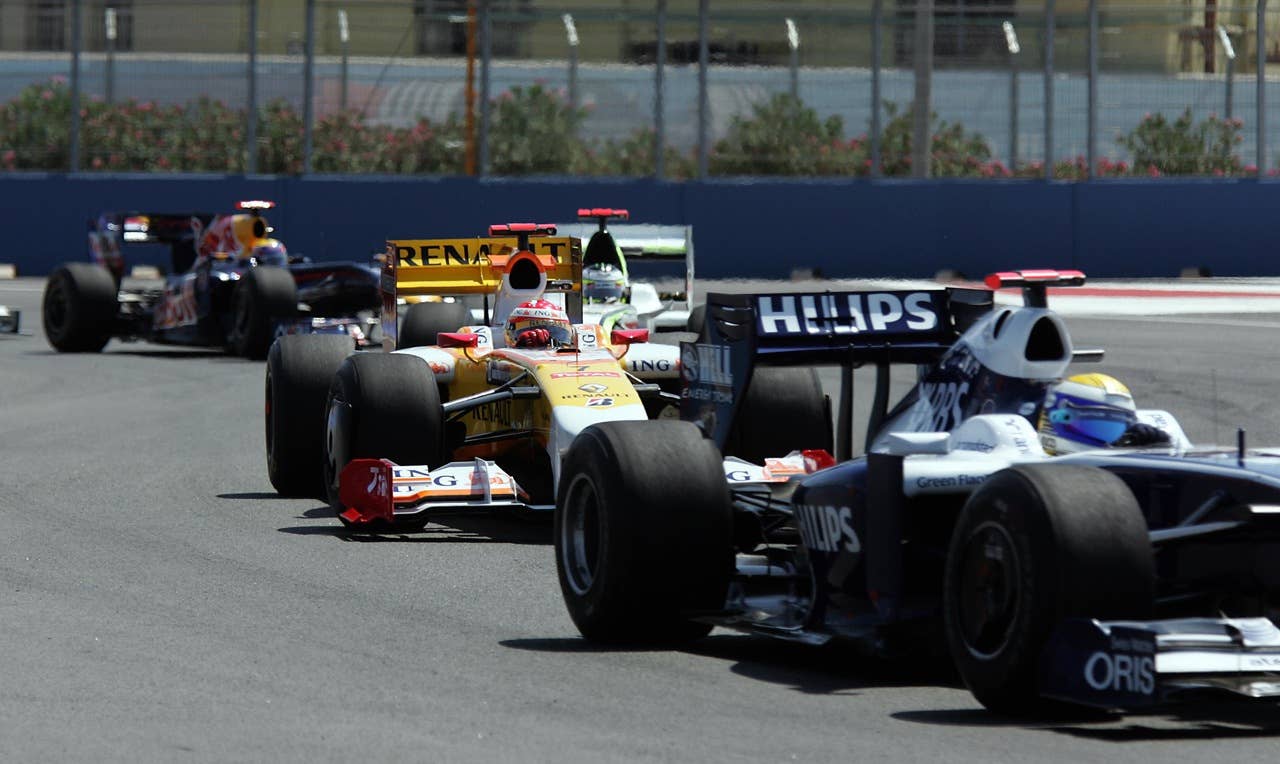 Williams' German driver Nico Rosberg dri Williams' German driver Nico Rosberg drives ahead of Renault's Spanish driver Fernando Alonso at the Valencia Street Circuit on August 23, 2009 in Valencia, during the Formula One Grand Prix of Europe. AFP PHOTO / JOSE JORDAN (Photo credit should read JOSE JORDAN/AFP/Getty Images)