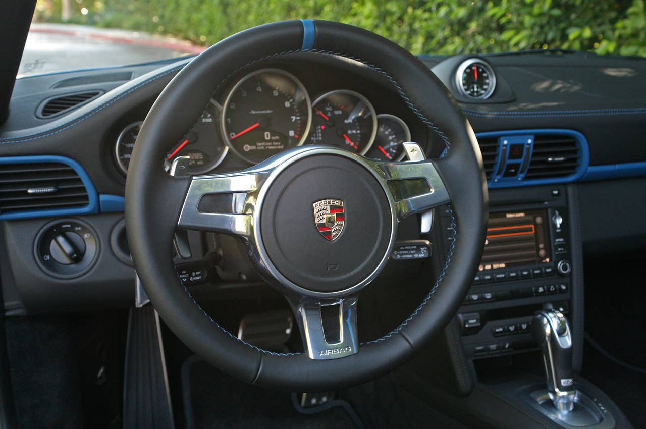 2011 Porsche 911 Speedster steering wheel