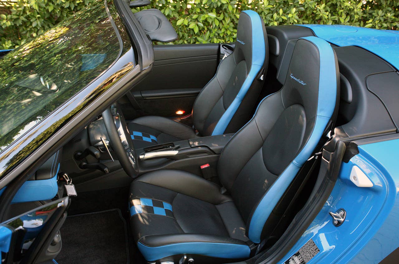 2011 Porsche 911 Speedster seats