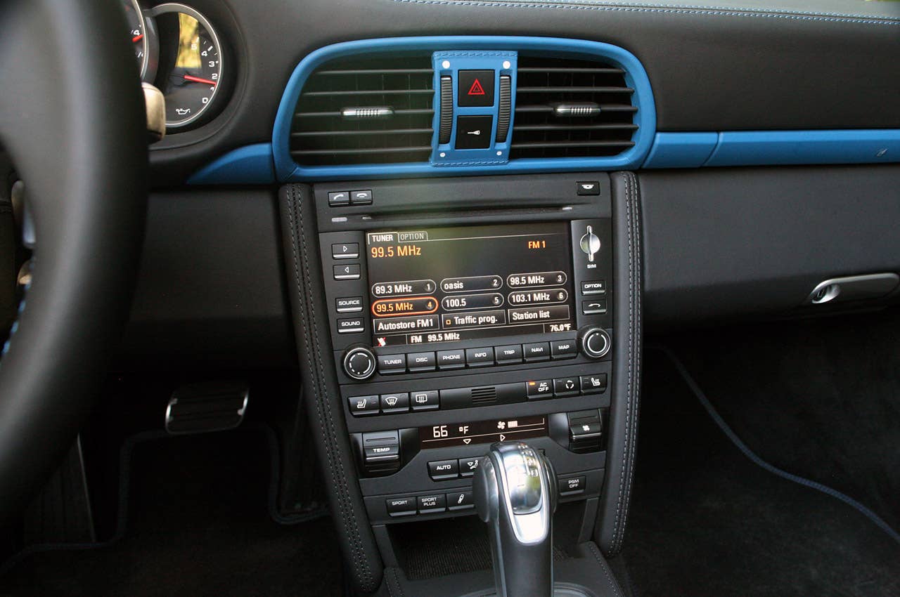 2011 Porsche 911 Speedster instrument panel
