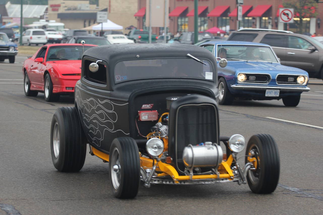 Ford F100 pickup
