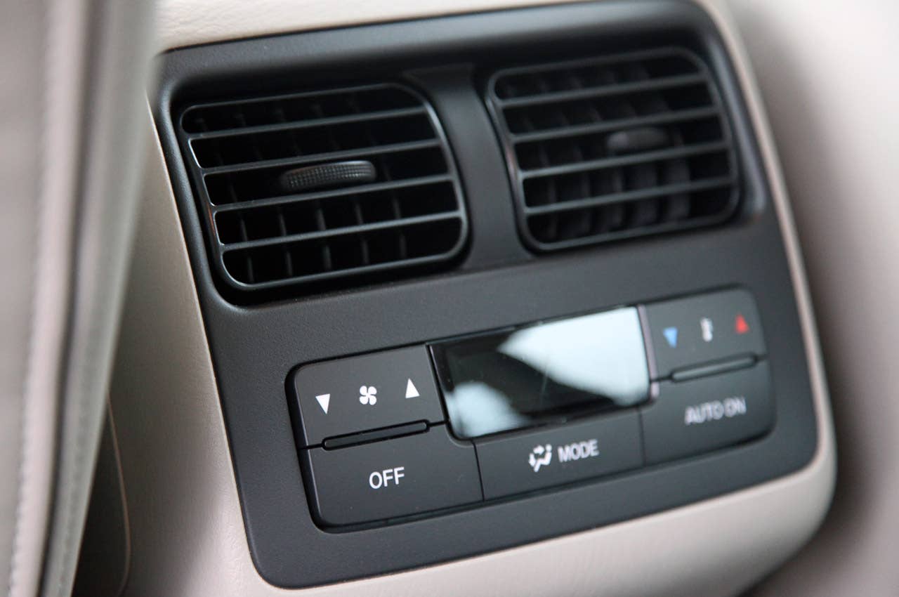 2012 Mazda CX-9 rear seat climate controls