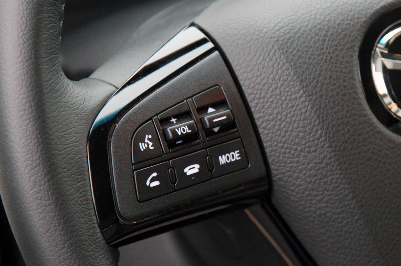 2012 Mazda CX-9 steering wheel controls