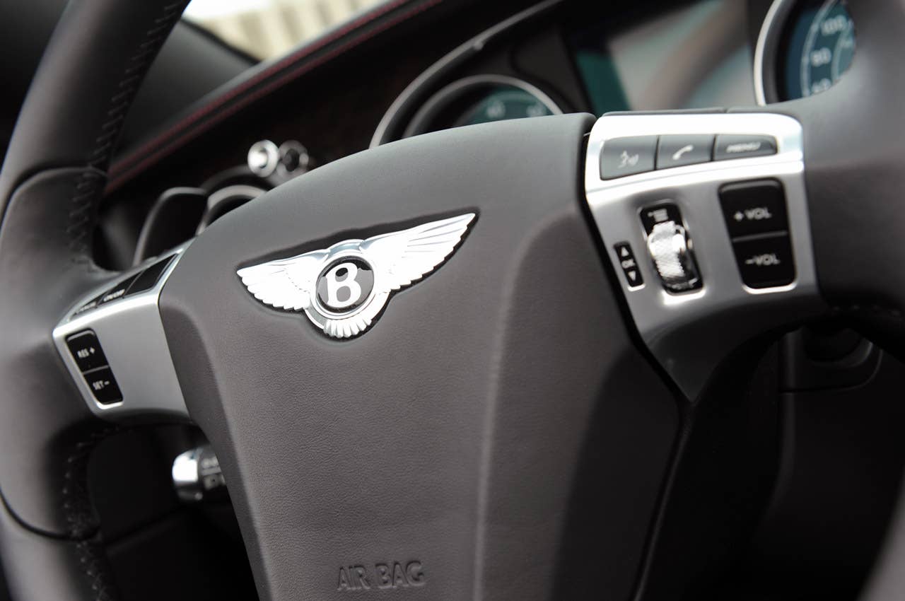 2012 Bentley Continental GTC steering wheel