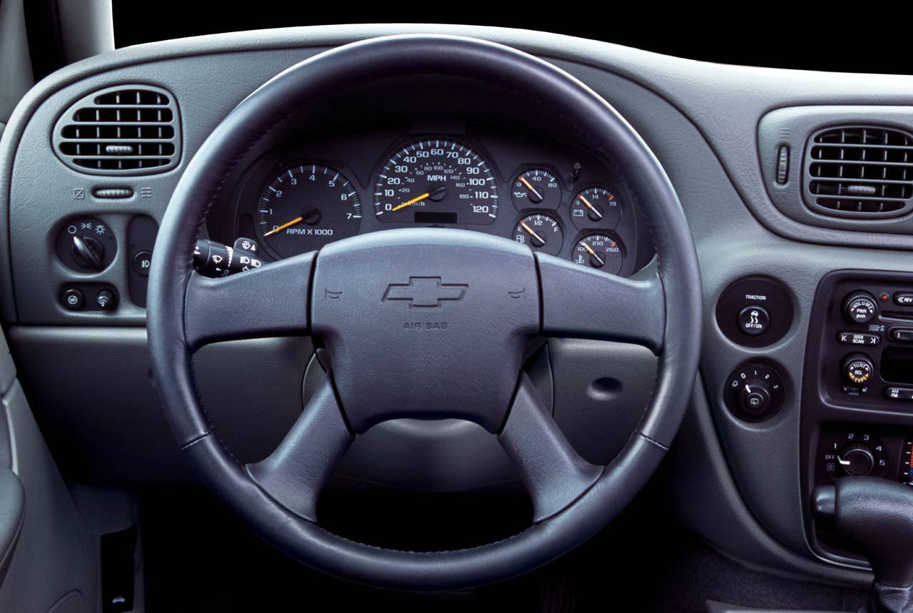 2004 Chevy Trailblazer. X04CT_TB005