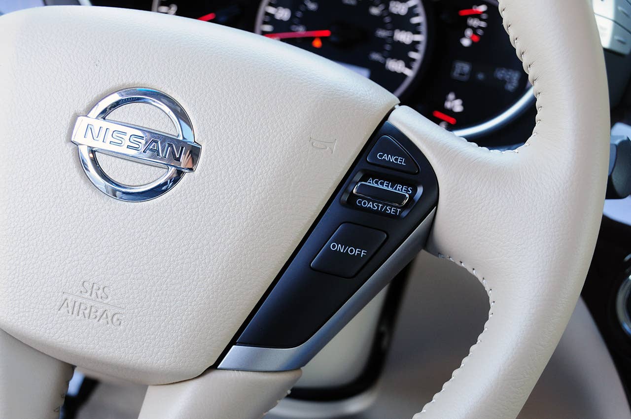 2011 Nissan Quest steering wheel controls