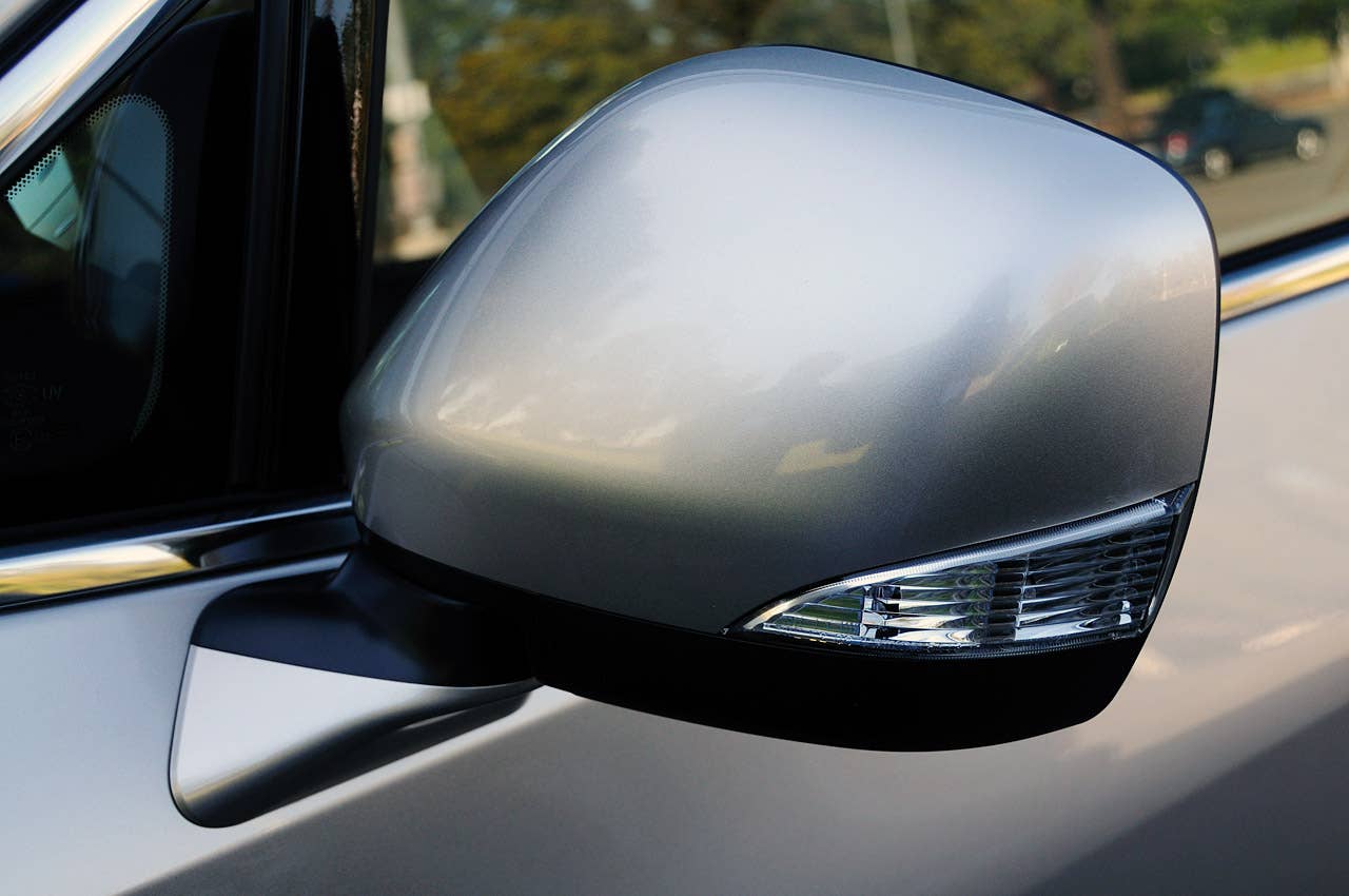 2011 Nissan Quest side mirror
