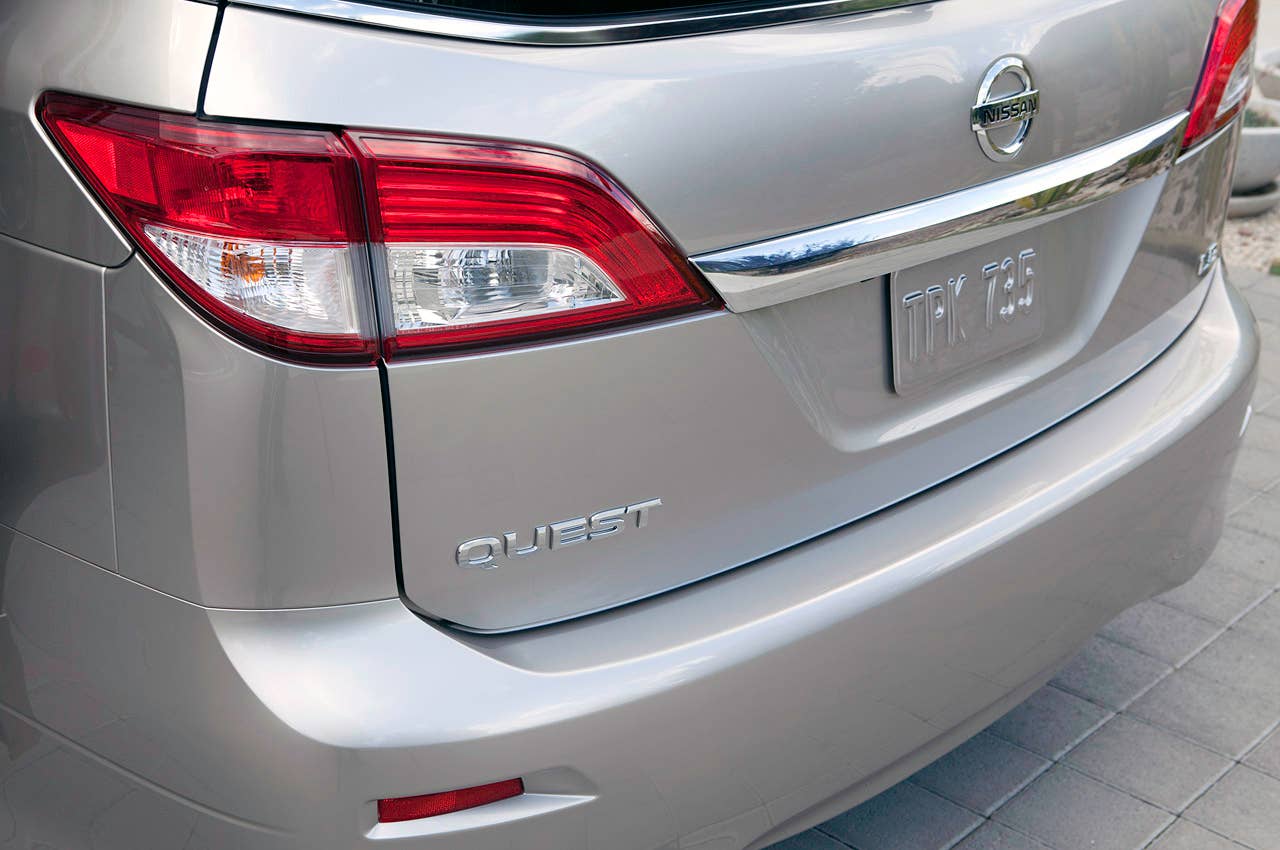 2011 Nissan Quest rear detail