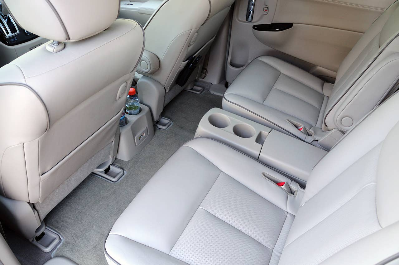 2011 Nissan Quest rear seats