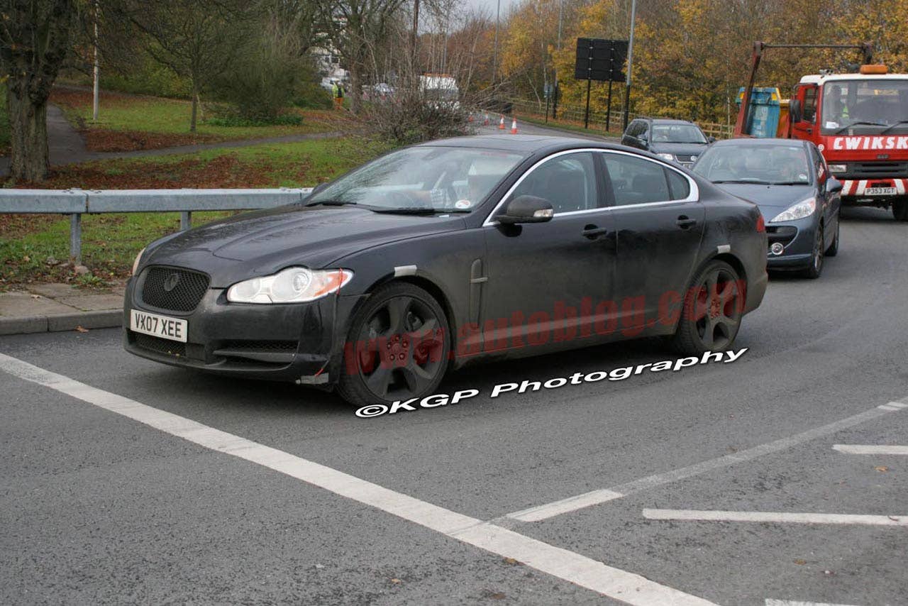 Spy Shots: Jaguar XF-R prototype caught prowling - Autoblog
