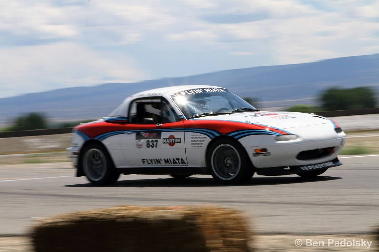 Flyin' Miata V8 Targa MX-5 Miata driving