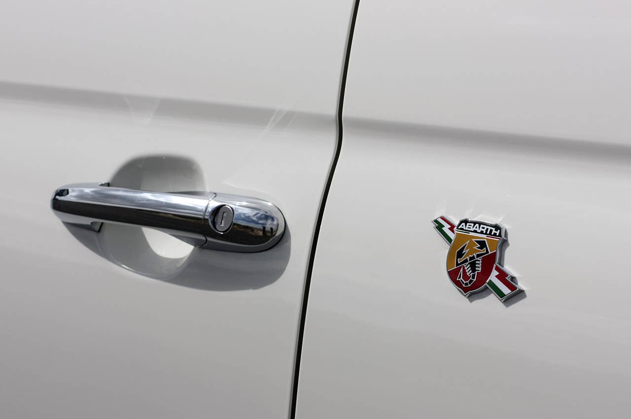 2012 Fiat 500 Abarth badge