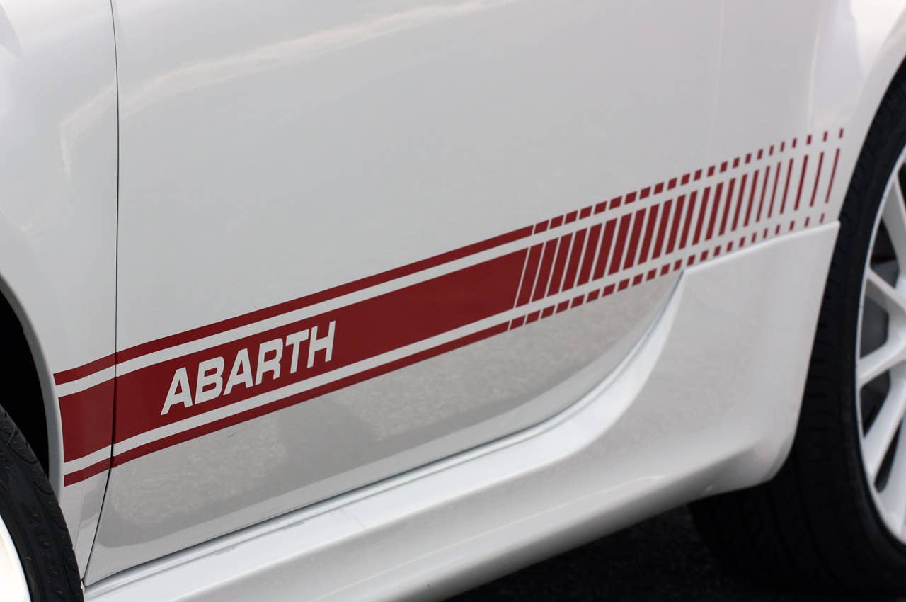 2012 Fiat 500 Abarth graphics