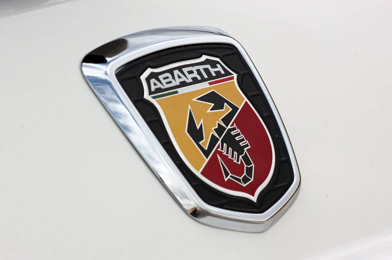 2012 Fiat 500 Abarth badge