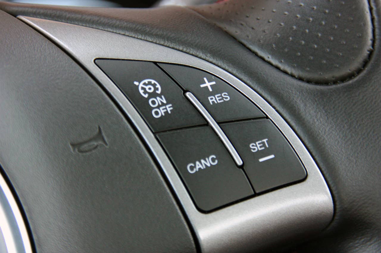 2012 Fiat 500 Abarth steering wheel controls