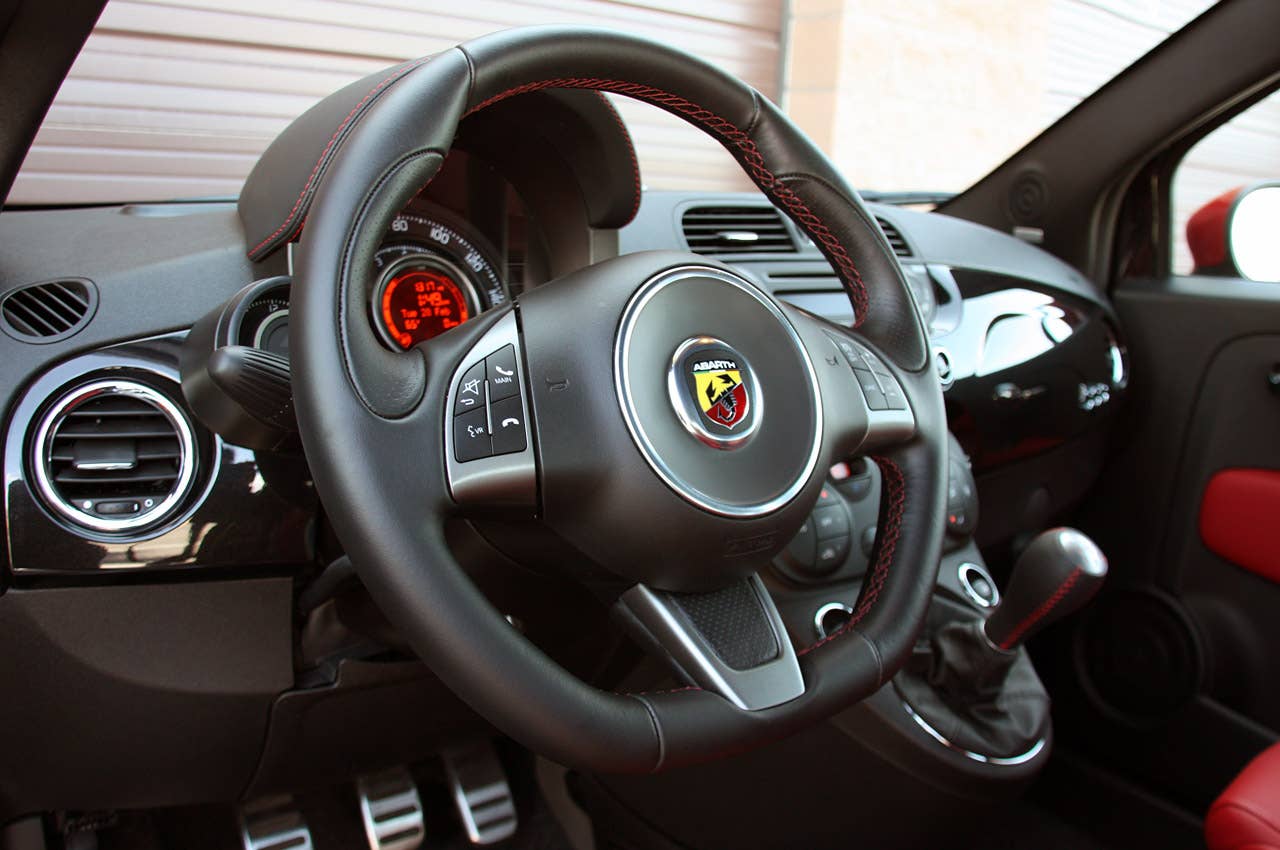2012 Fiat 500 Abarth steering wheel