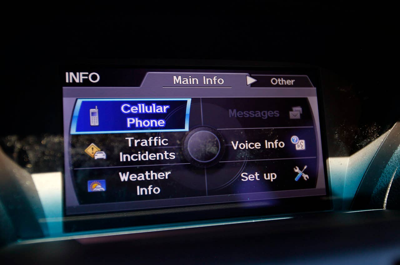 2012 Acura TL multimedia system