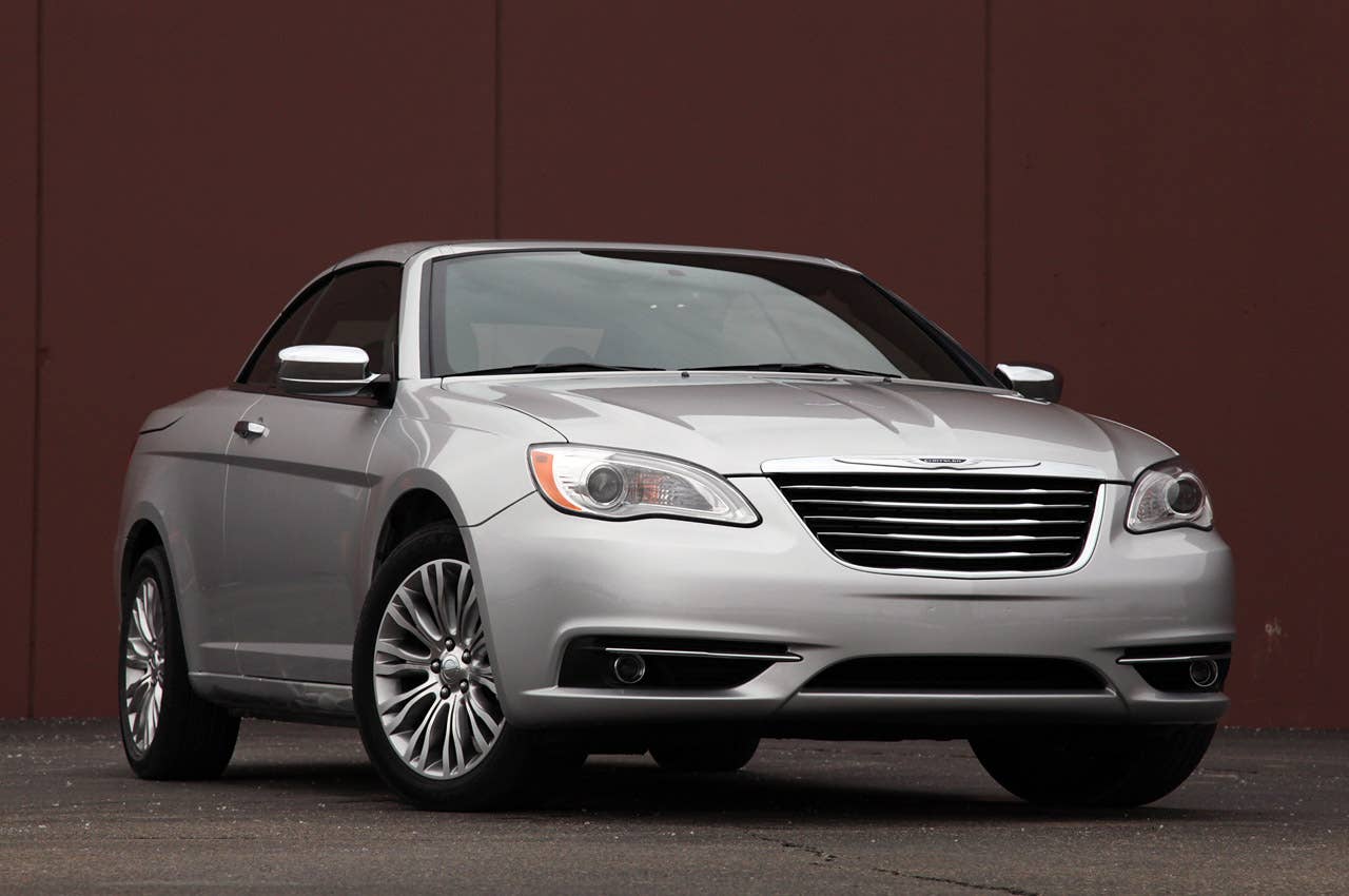 2011 Chrysler 200 Convertible front 3/4 view