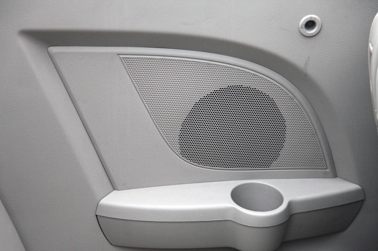 2011 Chrysler 200 Convertible door speaker