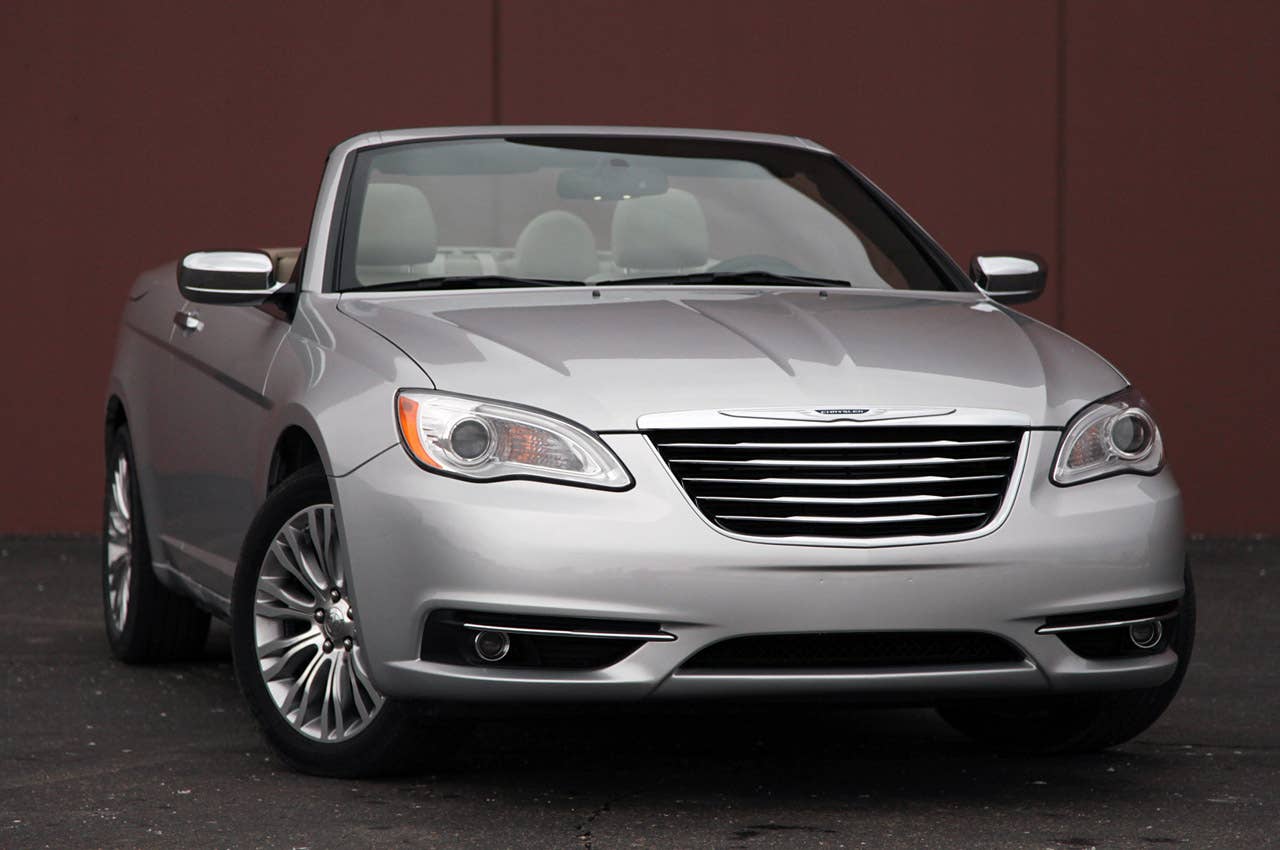 2011 Chrysler 200 Convertible front 3/4 view