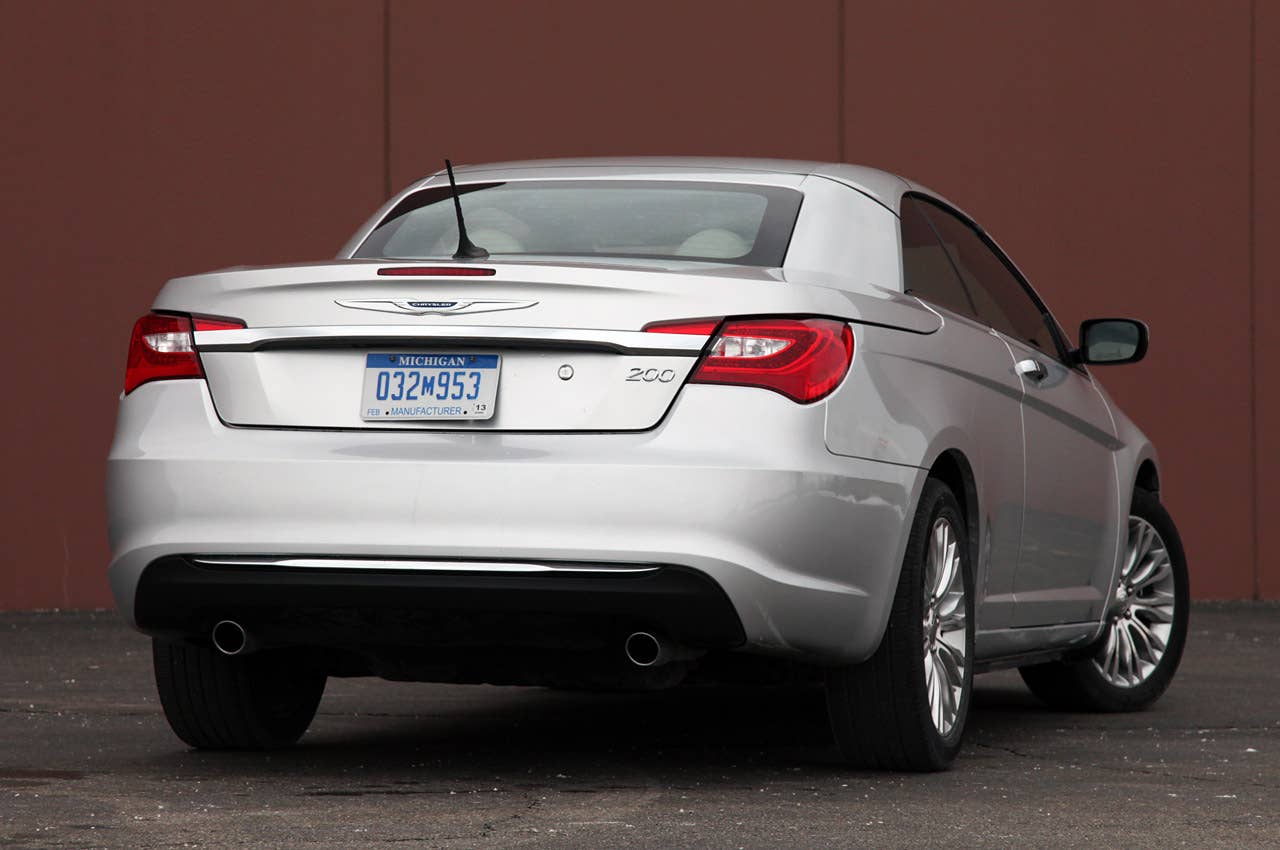 2011 Chrysler 200 Convertible rear 3/4 view