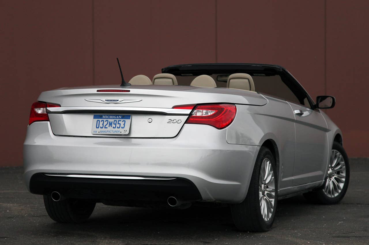 2011 Chrysler 200 Convertible rear 3/4 view