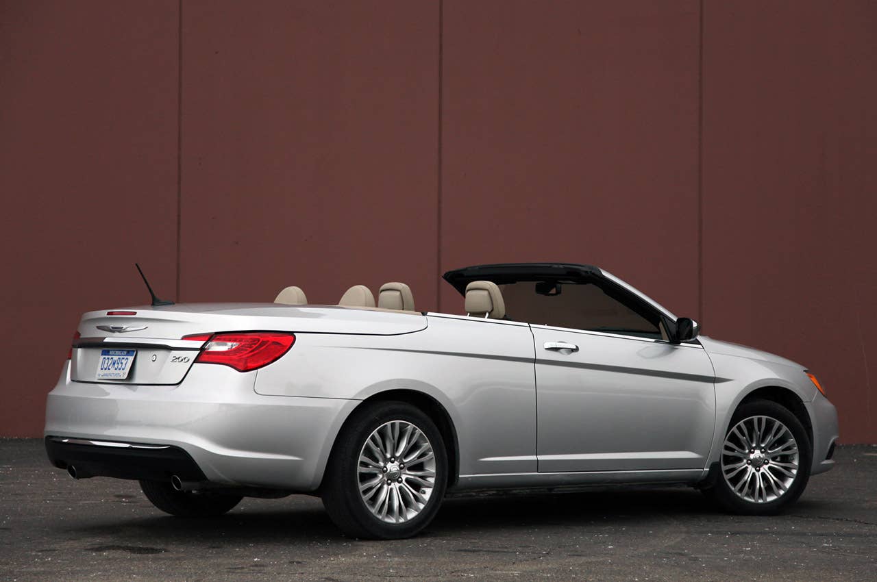 2011 Chrysler 200 Convertible rear 3/4 view