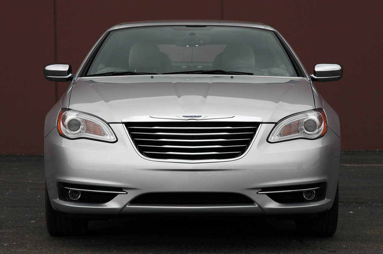 2011 Chrysler 200 Convertible front view