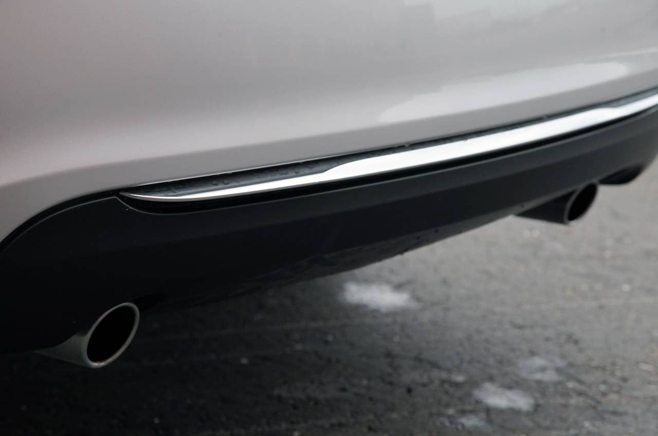 2011 Chrysler 200 Convertible rear fascia