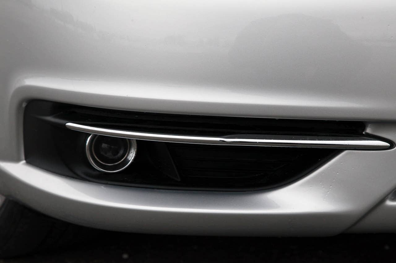 2011 Chrysler 200 Convertible fog light