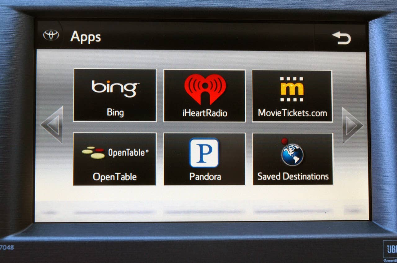 2012 Toyota Prius Plug-In apps display